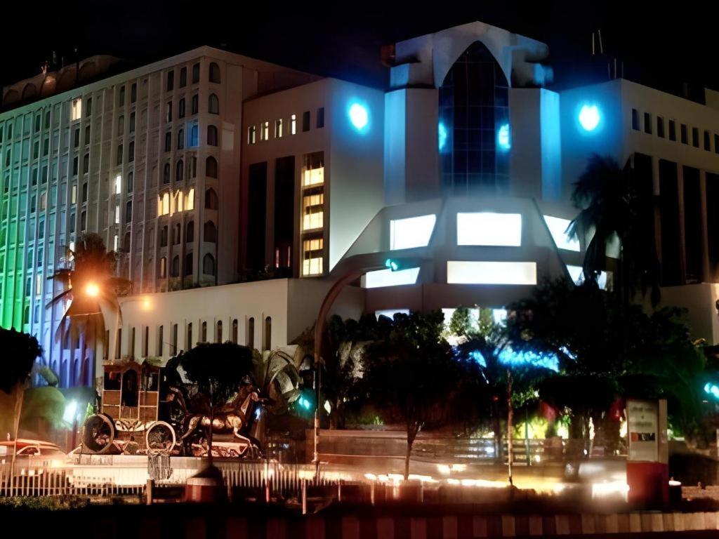 Hotel Ruposhi Bangla Дакка Екстер'єр фото